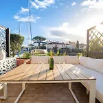 L'escapade Du Port Apartment