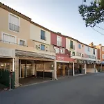 L'escapade Du Port Apartment